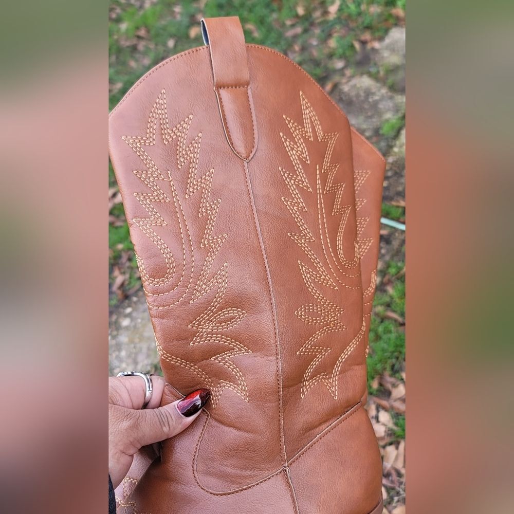 Brown Western Embroidered Women's Boots - Picture 5 of 6